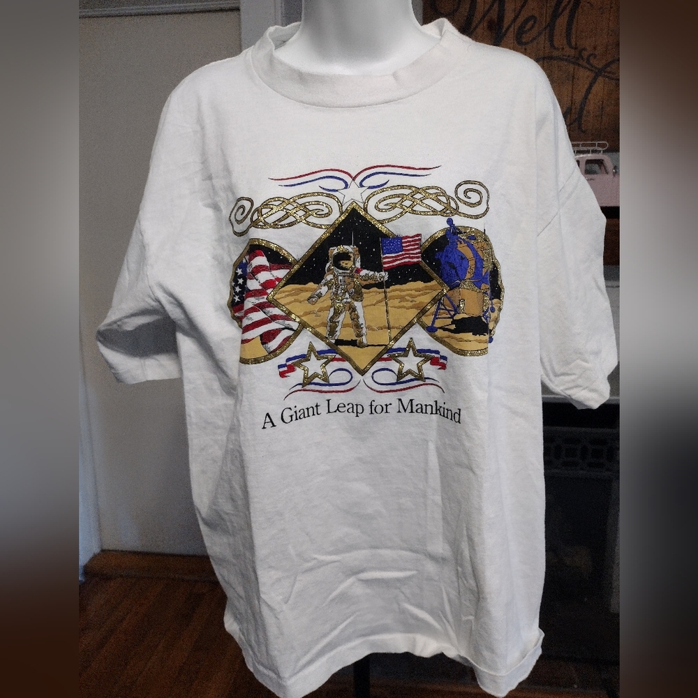Vintage 90s Diamond Dust space NASA White Graphic T-Shirt